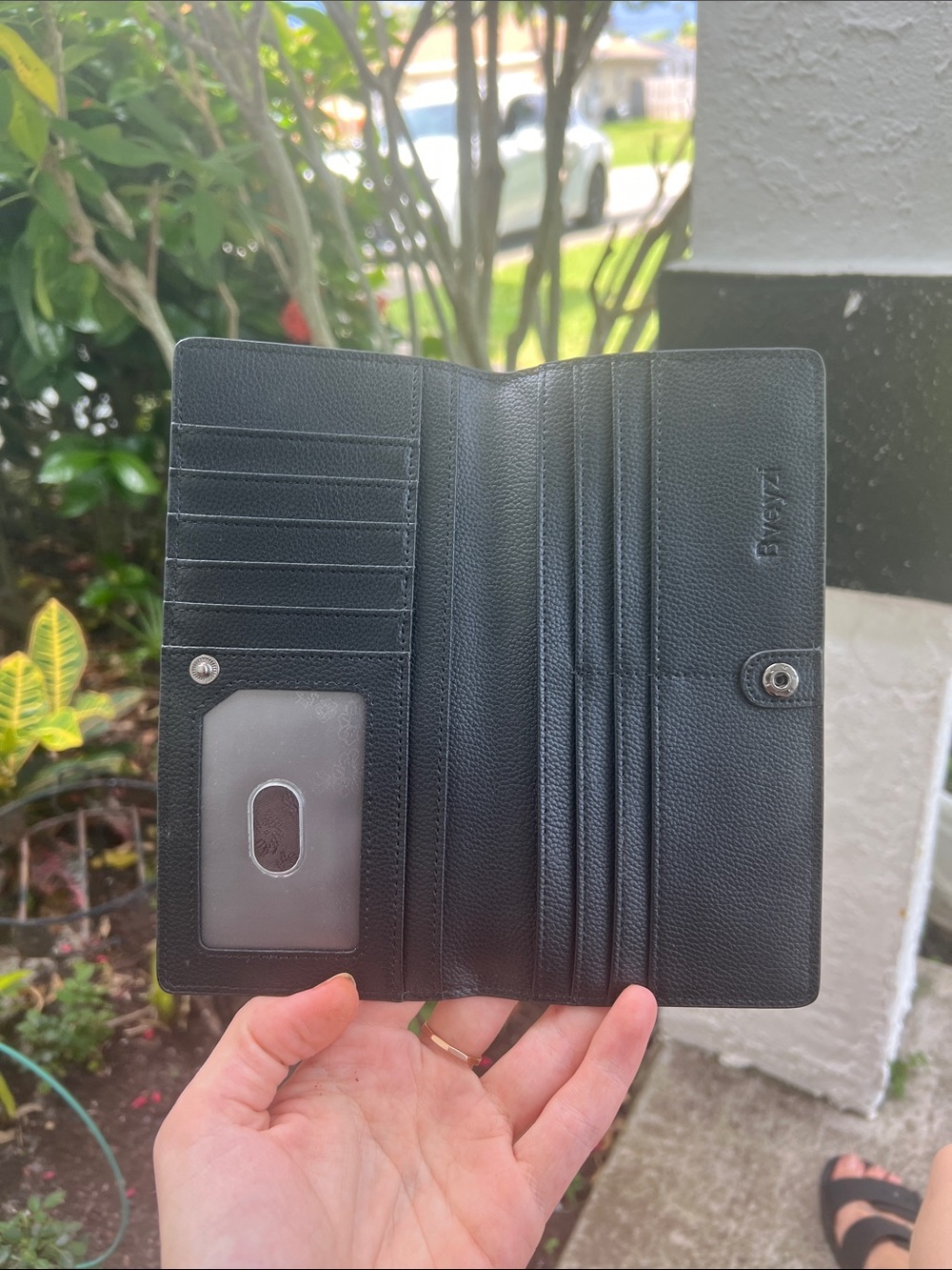 Black Trifold Leather RFID Blocking Wallet - Multiple Card Slots